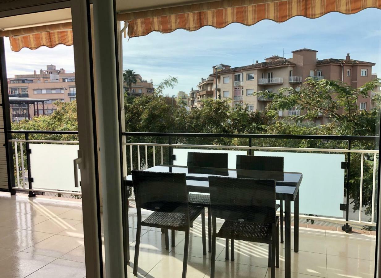 Apartamentos Benet روساس المظهر الخارجي الصورة