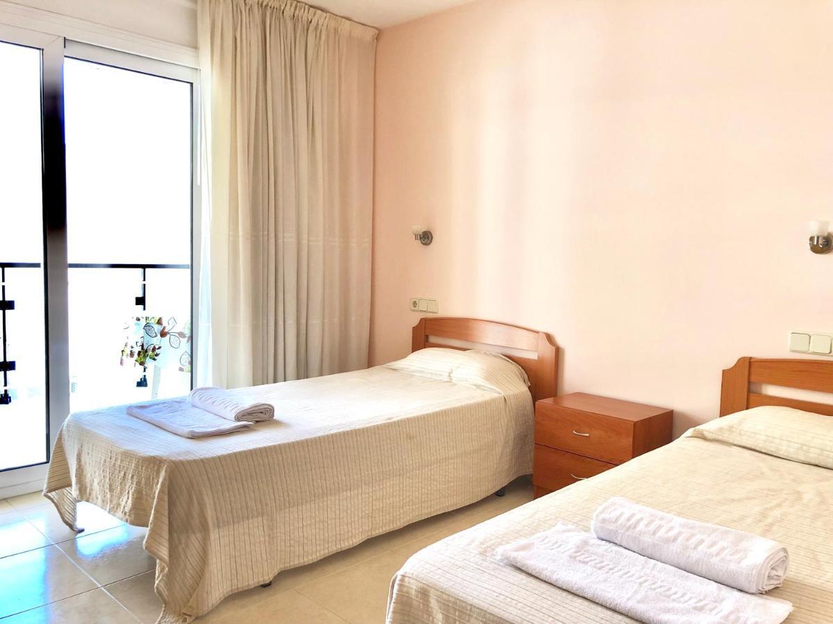 Apartamentos Benet روساس المظهر الخارجي الصورة